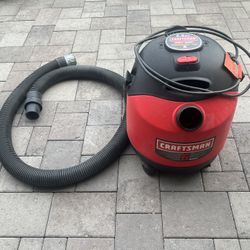 Craftsman Wet Dry Vacuum  2.5 hp 6 Gallons