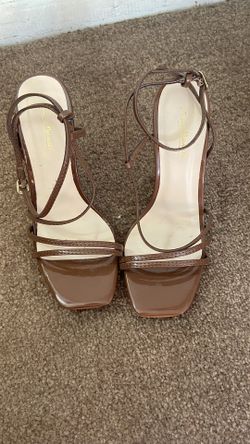 brown square toed heels size 6