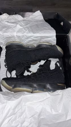 Nike Lebron 15 "black gold"