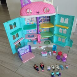 Gabbys Dollhouse With Characters And Accessories