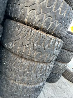 Vendo un set de llantas 305/55r20 Patagonia en buenas condiciones