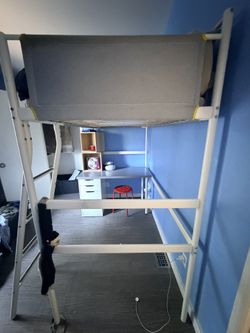 IKEA Desk/vanity Lagkapten