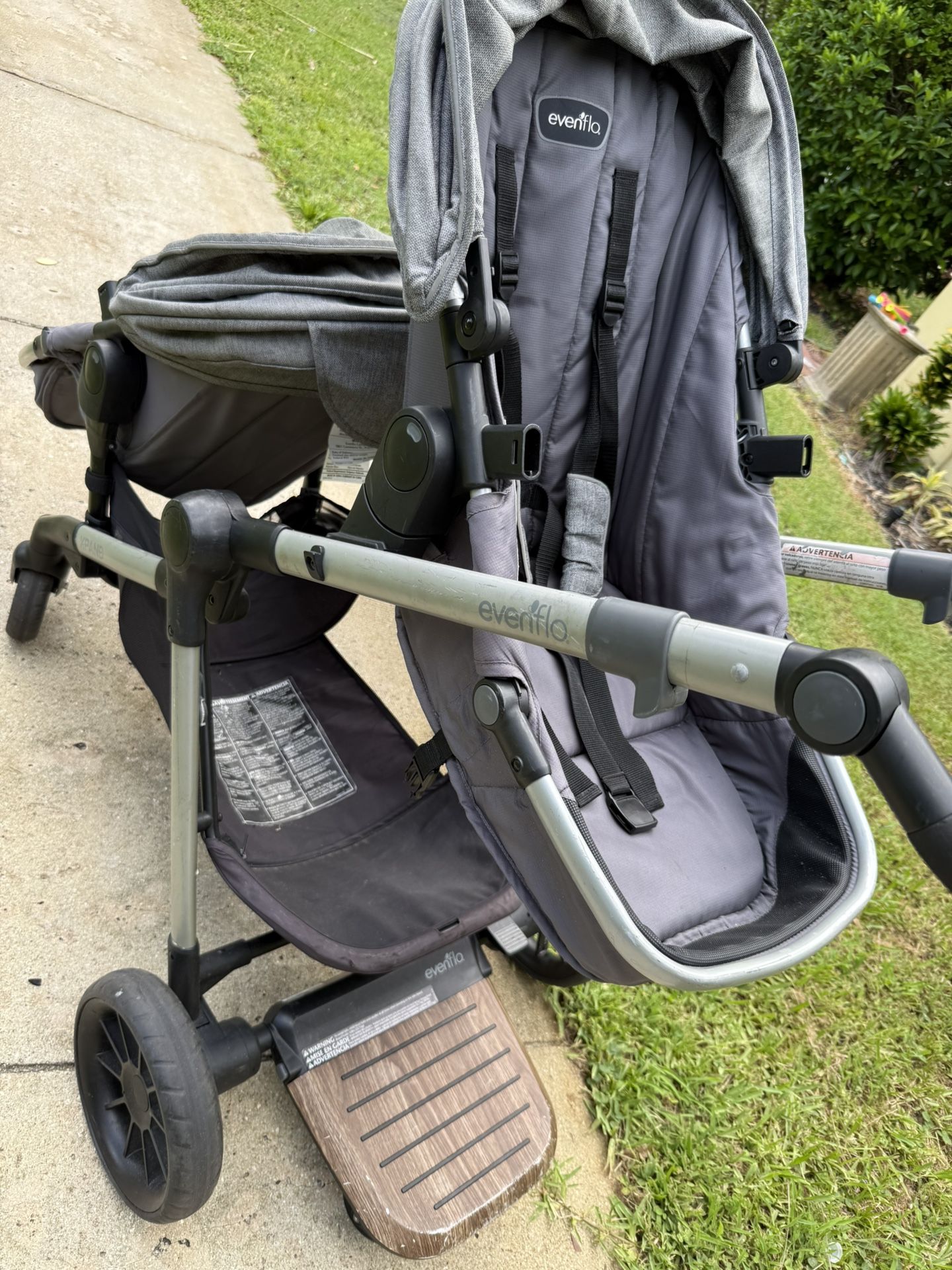 Evenflo Pivot Xpand