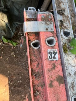 Construction ladders 32 and 40 feet Construction ladders 32 and 40 feet