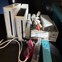 2 Nintendo Wii controller an games 
