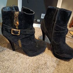 Black Heel Boots 