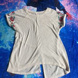 White Shirt With Floral Embroidery 