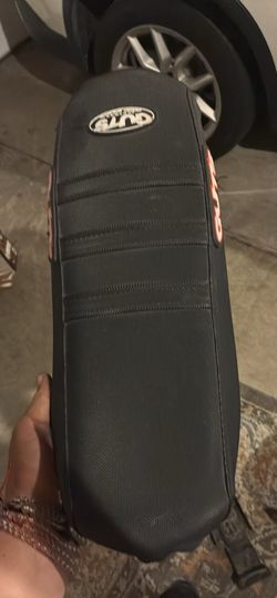 Surron seat with Guts cover