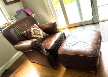 Flexsteel Leather Chair with Ottoman – Brown – Great Condition