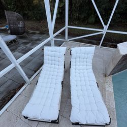 Patio lounge chairs