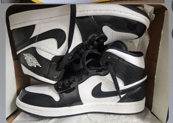 Air Jordan 1 High Black White Sneakers