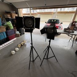 Two 1000watt Professional Quartz Studio Lights