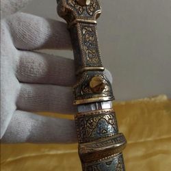 ANTIQUES PRINCELY FAMILY ** RARE 18th, CENTURE. STERLING. SILVER & 22K. GOLDEN  COVER.