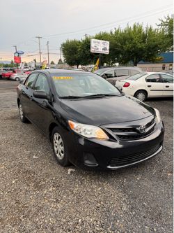 2011 Toyota Corolla LE - Clean Title