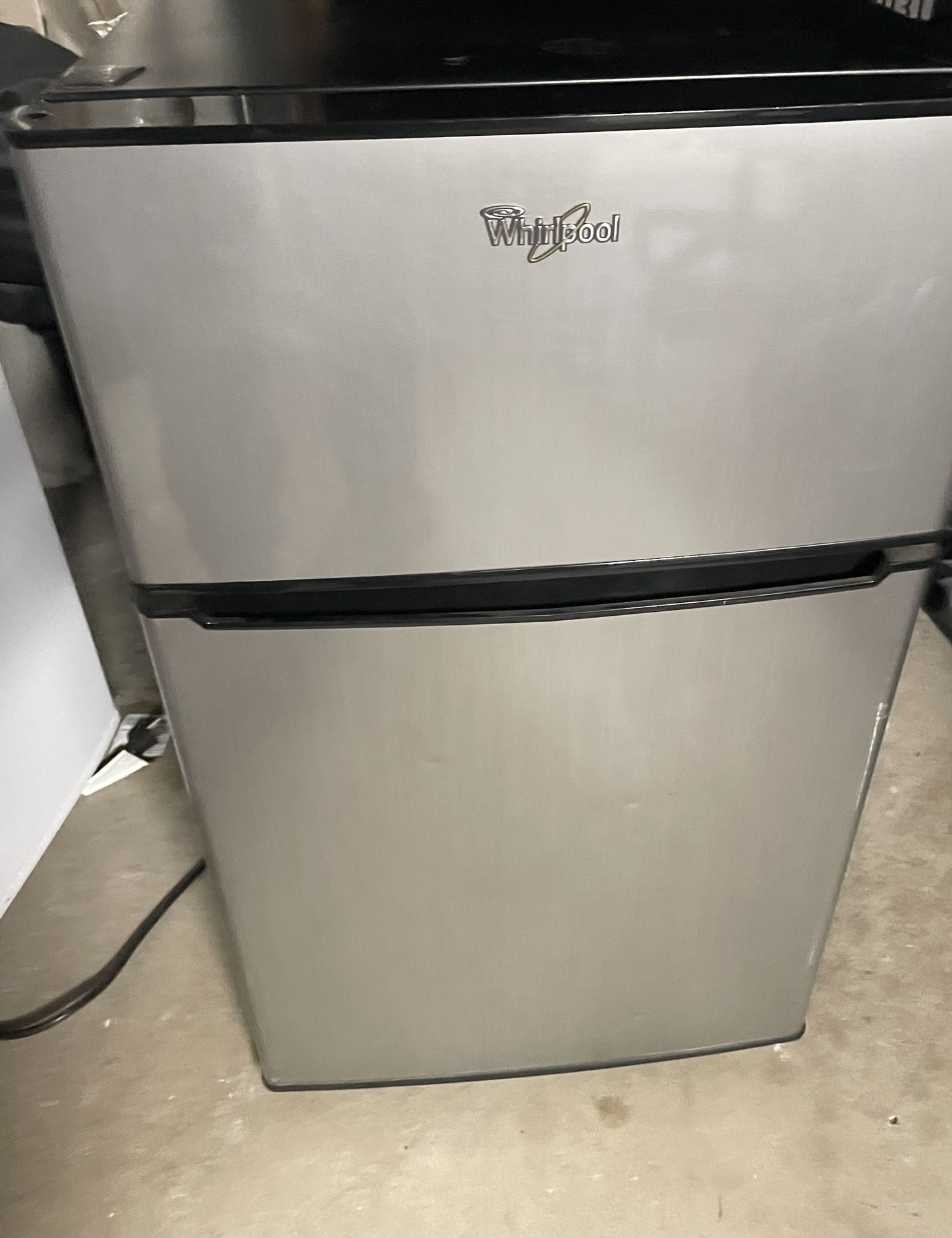 Whirlpool Mini Fridge with Freezer 