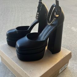 Black High Heel 