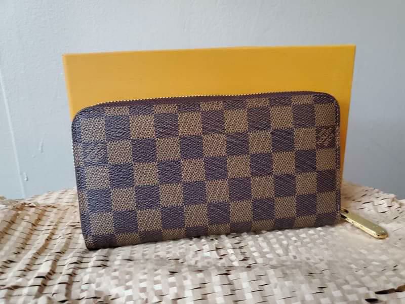 Louis Vuitton Brown Damier Pink Wallet for Sale in Queens, NY - OfferUp