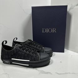 Dior Men's Black and Grey Trainers