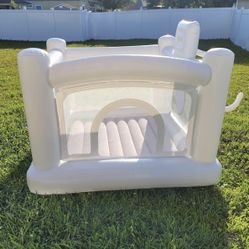 FOR SALE - BOUNCE HOUSE 
