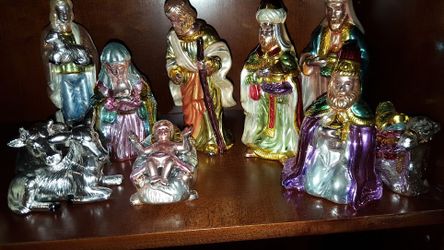 REDUCED TO $25 NATIVITY SETS