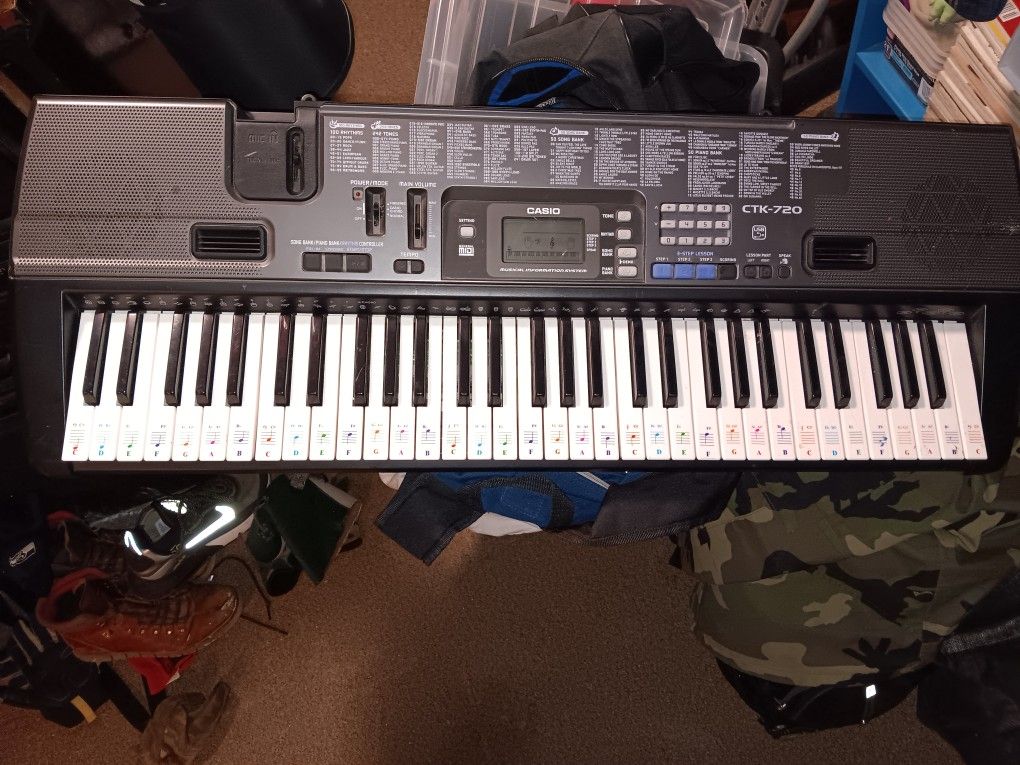 Casio Keyboard 