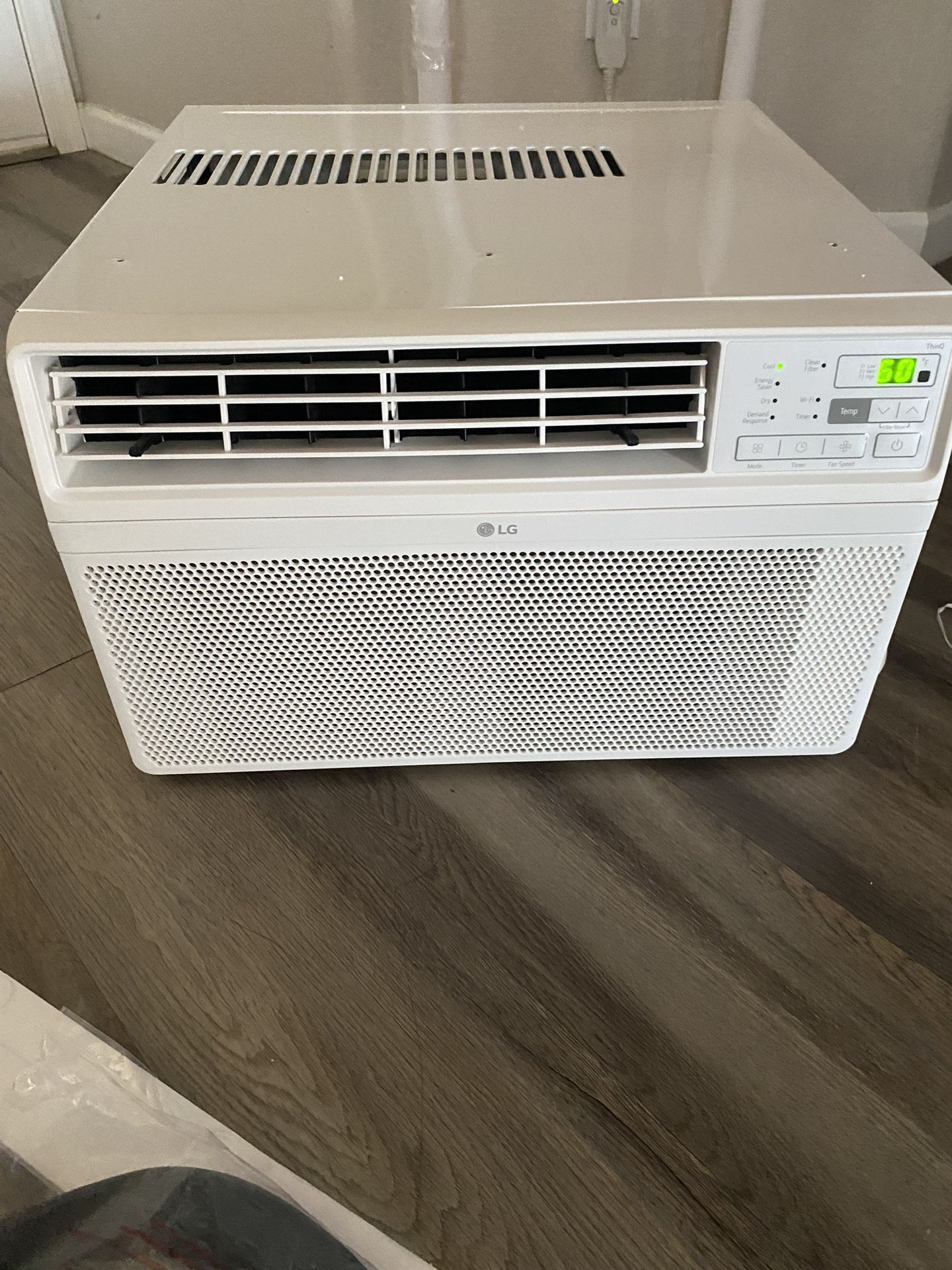LG 10,000 BTU 115V Window Air Conditioner Cools 450 sq. ft. with Wi-Fi, Remote and Dehumidifier in White