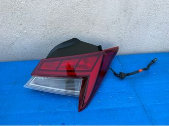 2021 2022 2023 2024 Hyundai Elantra LED w/ Halogen Tail Light Passenger Right