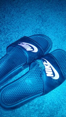 Nike slides