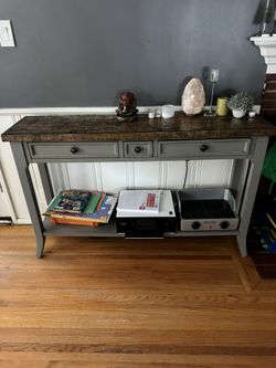 Vintage End Table Like New***