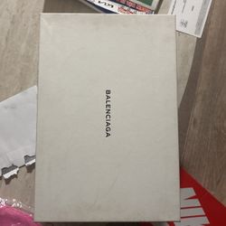 Balenciaga,Supreme, Nike Dunks