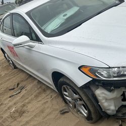 2013 Ford Fusion For Parts Only 
