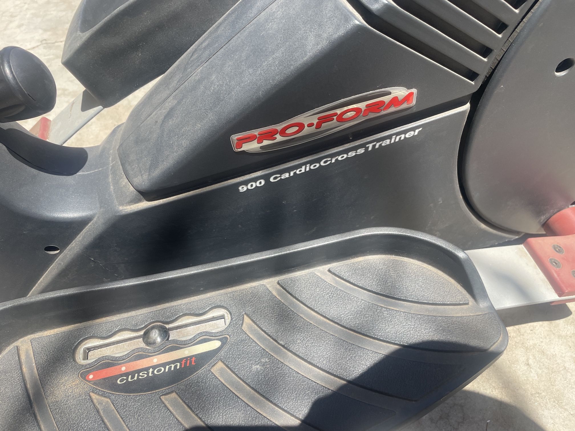 PENDING PICK UP FREE- Elliptical Machine -