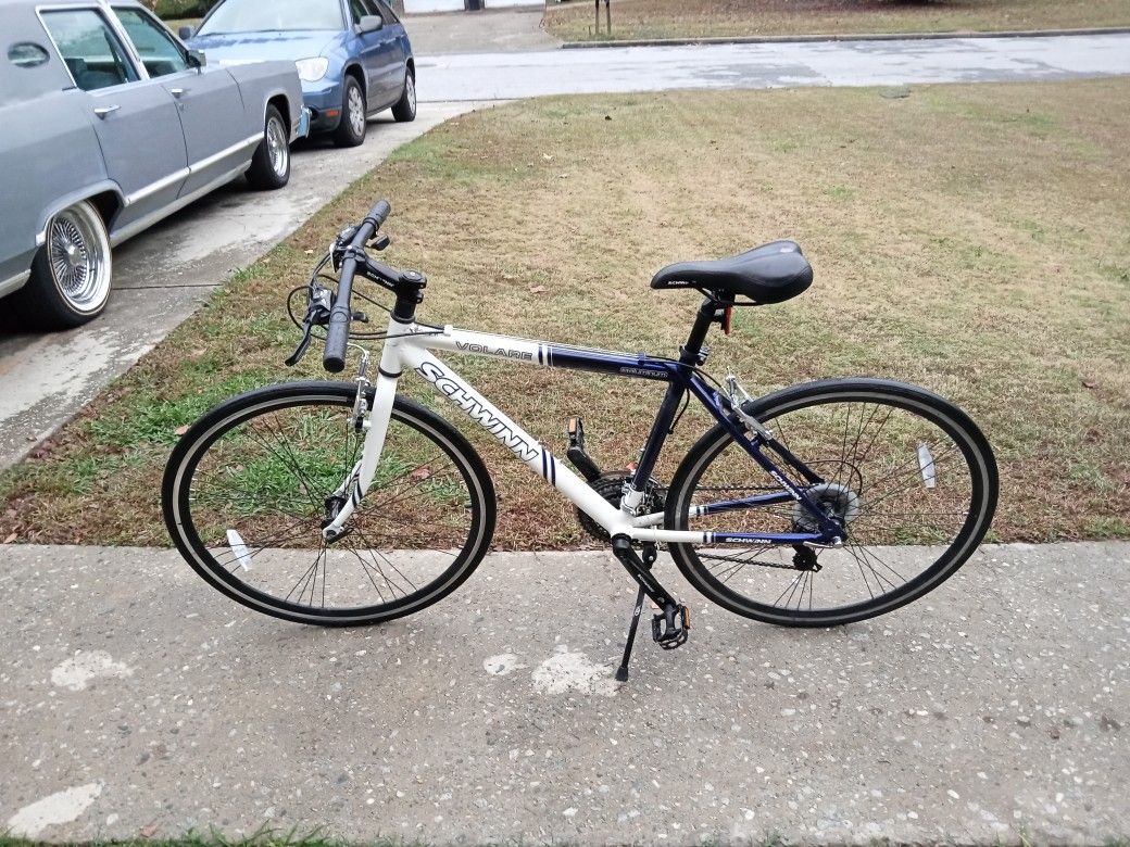 Men's Schwinn Volar Flat Bar Road Bike