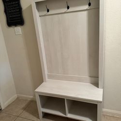 Entryway Beanch With Coat Rack