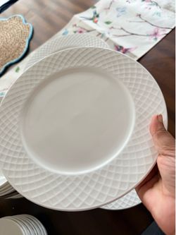 Mikasa - Fine bone china dinner set