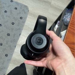 Beats Black Wireless Headphones 