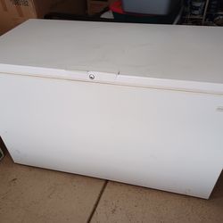 Frigidaire Chest Freezer 14.8 cu ft