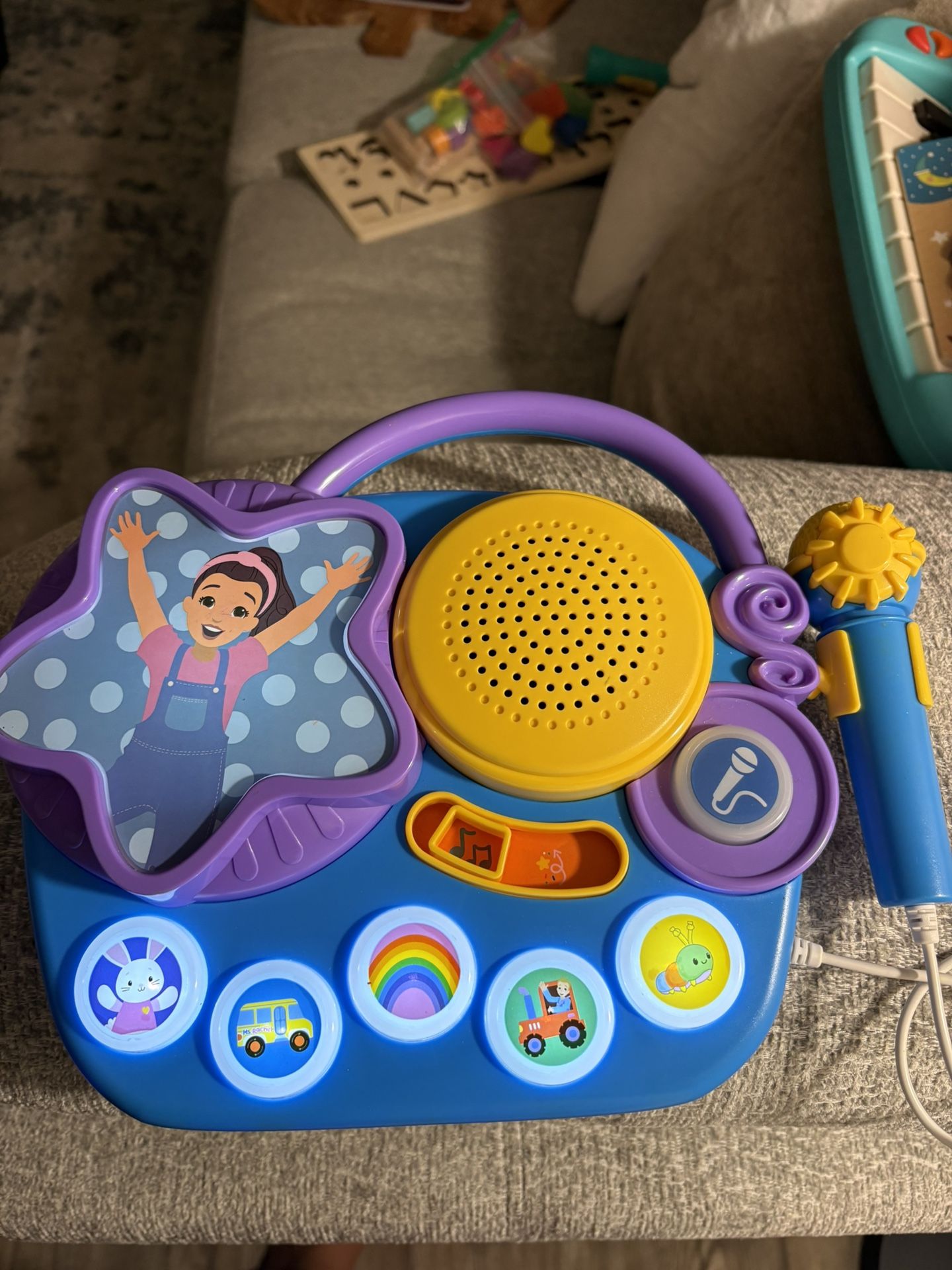 Ms Rachel & Toys