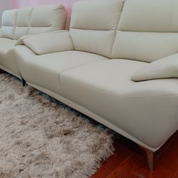 *Now Available!!!*---Sophisticated Valencia Beige Leather Sofa/Loveseat Sets---Delivery And Financing Available🫡