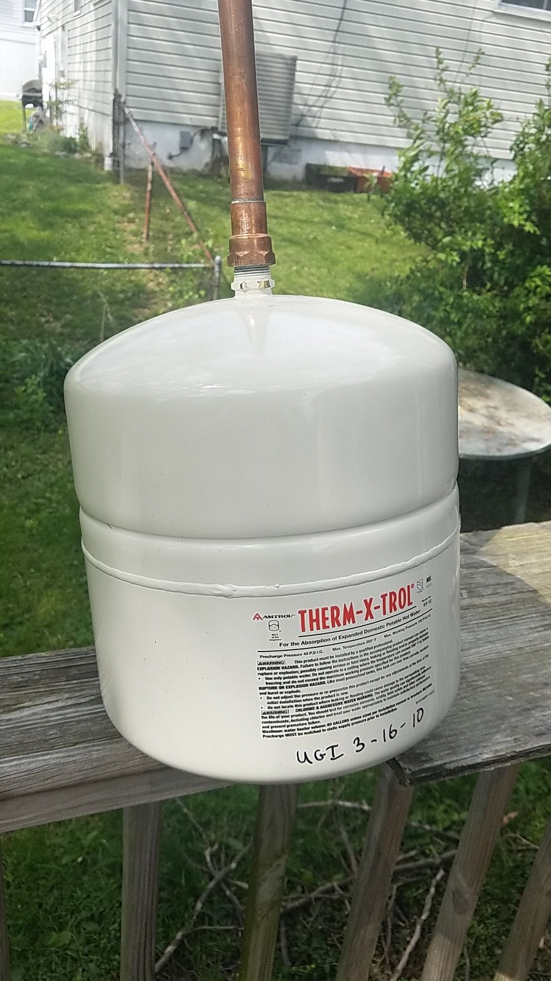 Therm-x-trol expansion tank for hot water