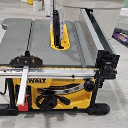 Dewalt 10" Bench Saw