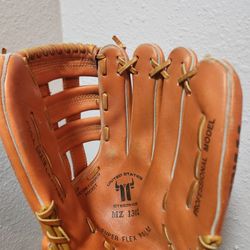 Mizuno Leather Baseball/ Softball Glove RHT-13"