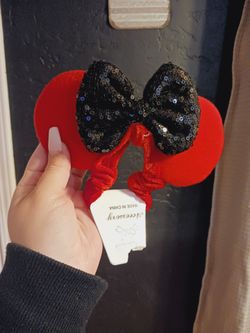 Minnie Mouse Scrunchie