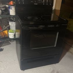 Fridgidare Oven Like New 2 Years Old! 