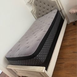 Twin bed with box and mattress