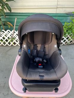 Car seat for Newborn ( Nuna)