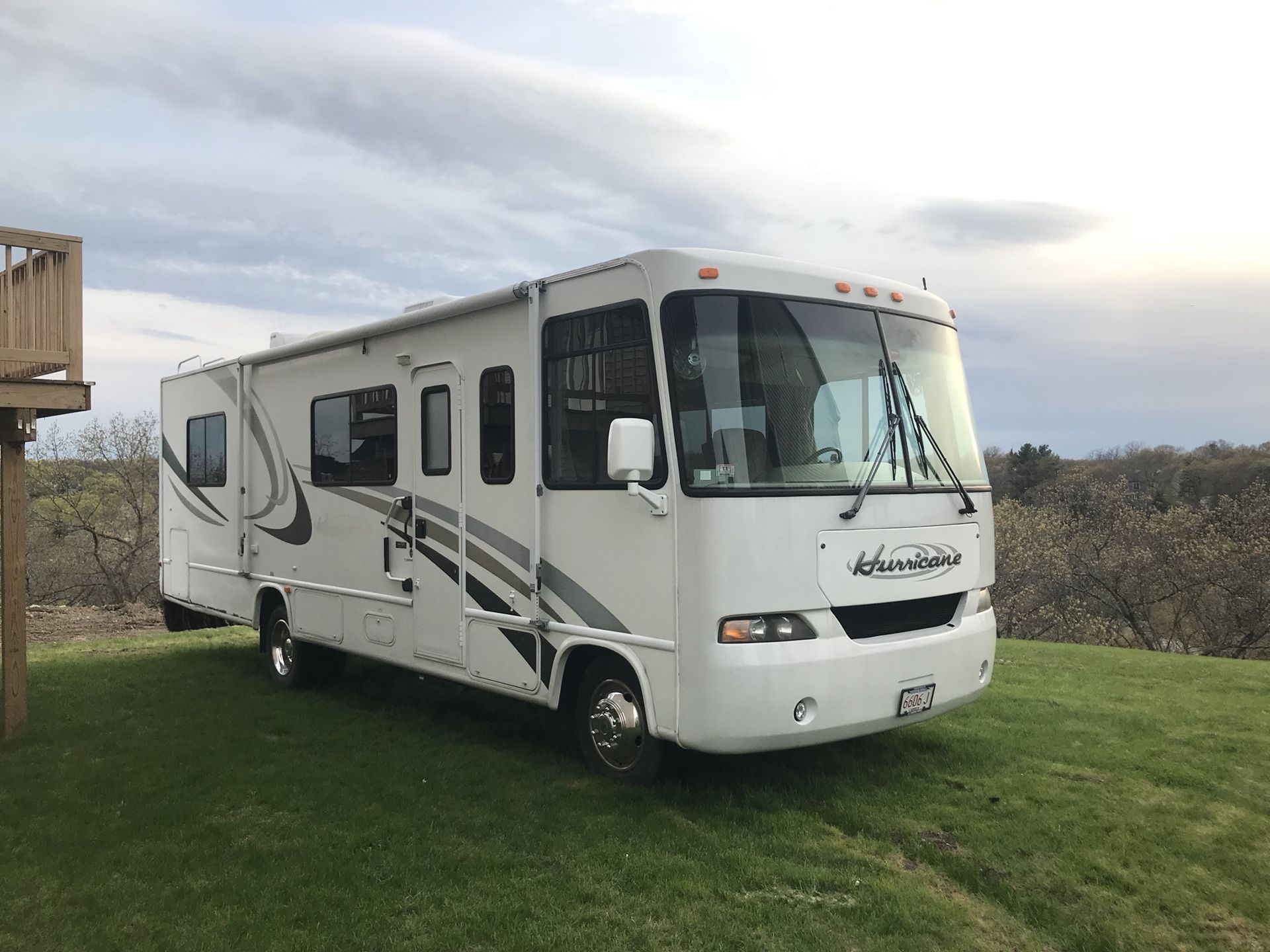 RV 2004 Thor Four Winds Hurricane 30Q Only 26k miles