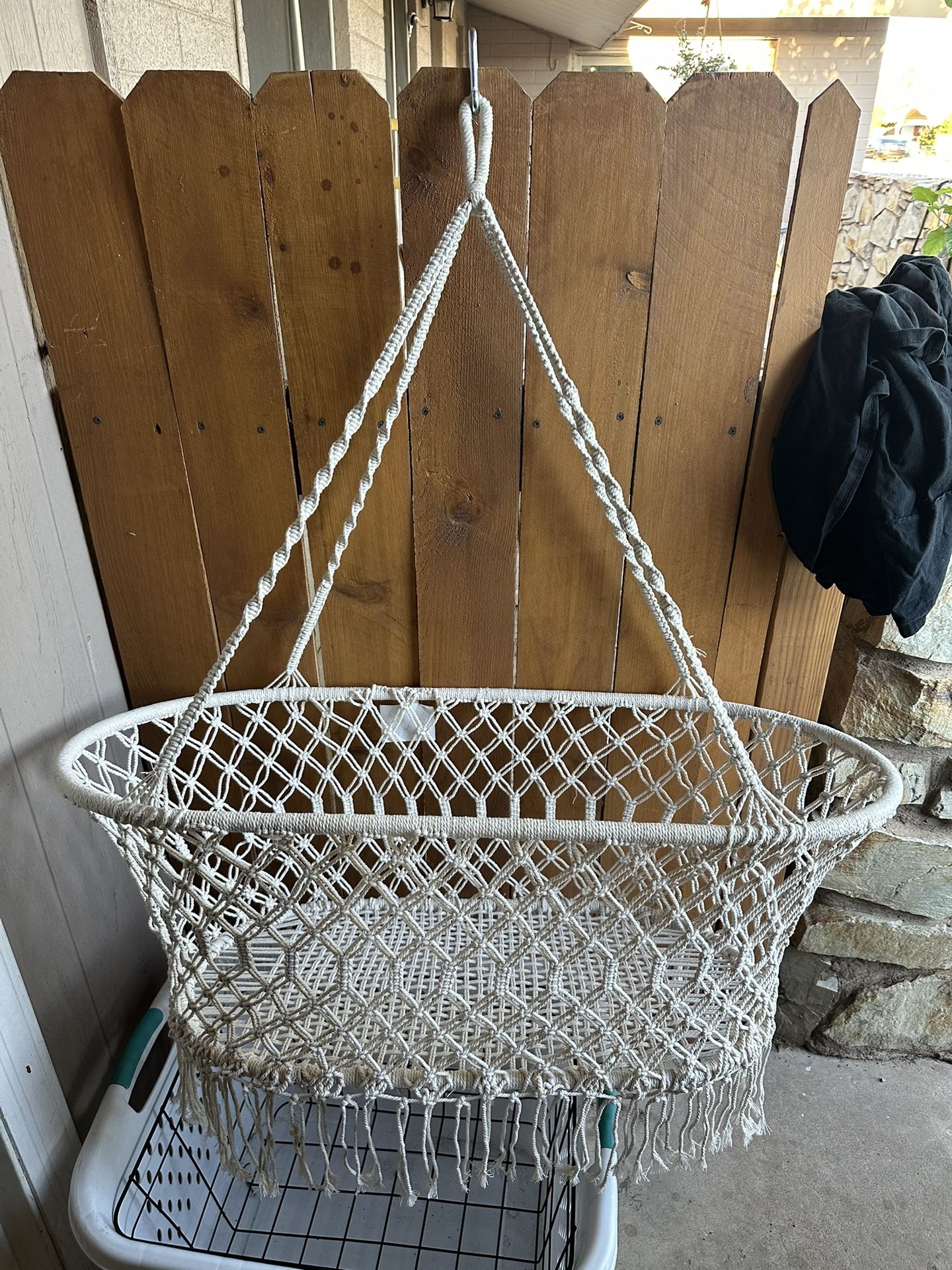 Macramé bassinet