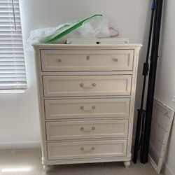 Universal Smartstuff Gabriella Drawer Chest in Lace 136A010 Universal Smartstuff Smartstuff Gabriella Collection