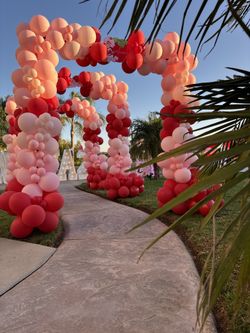 Balloon arch